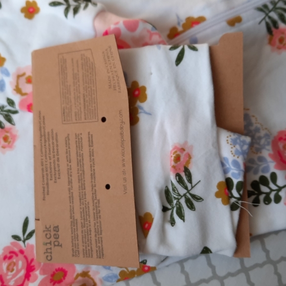 2 piece floral set. Footed onepice and headband - Picture 5 of 11